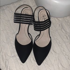 LIFESTRIDE BLACK PUMPS